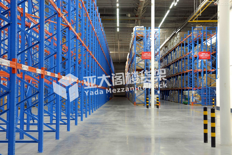 倉(cāng)儲(chǔ)重型貨架